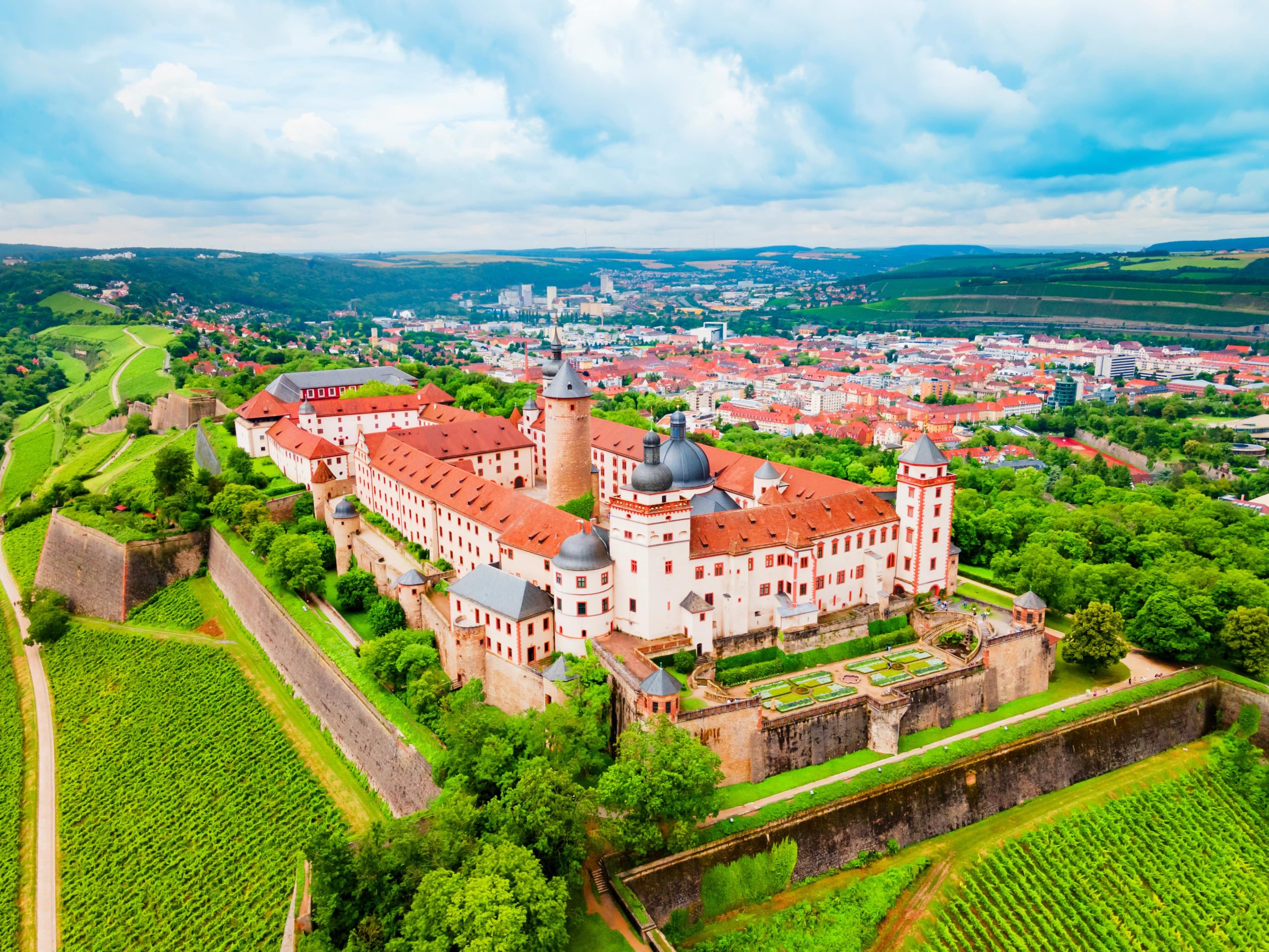 Festung Marienberg mit Sicht auf Würzburg